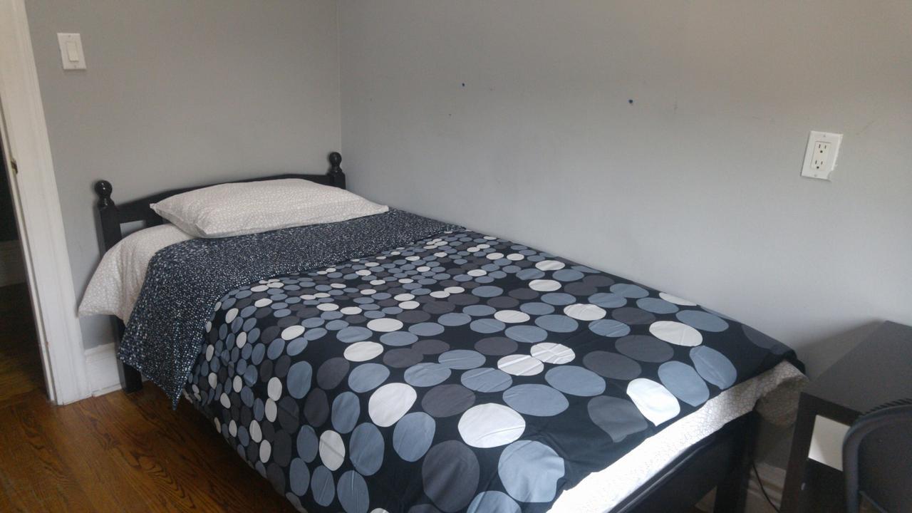Guest House On The Carlton Street. Toronto Ngoại thất bức ảnh