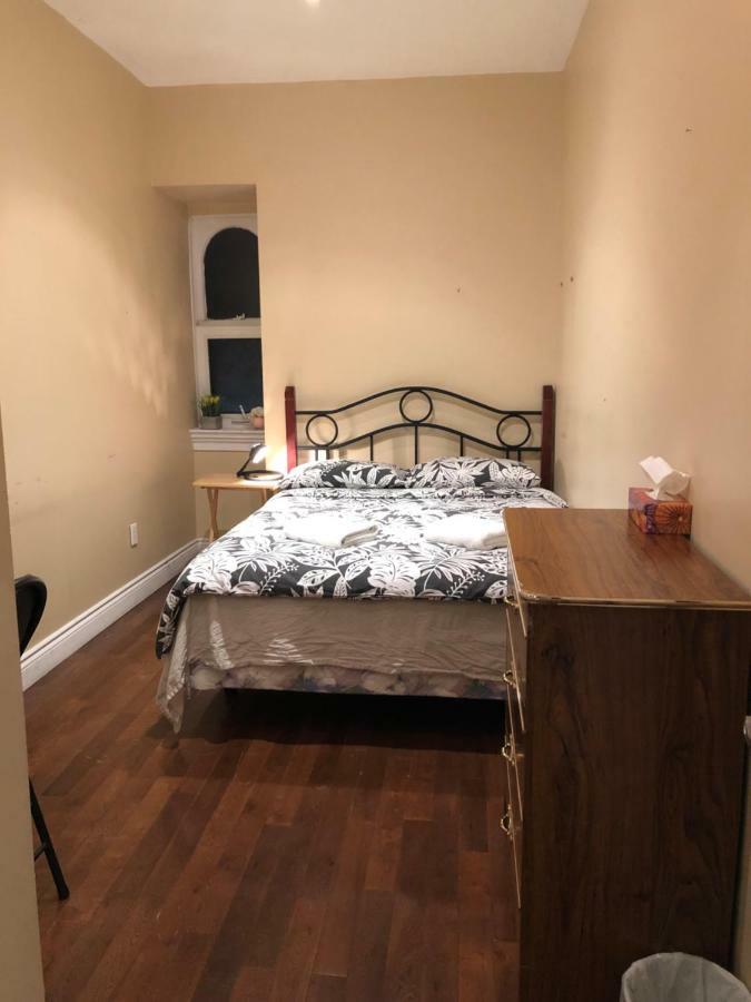 Guest House On The Carlton Street. Toronto Ngoại thất bức ảnh