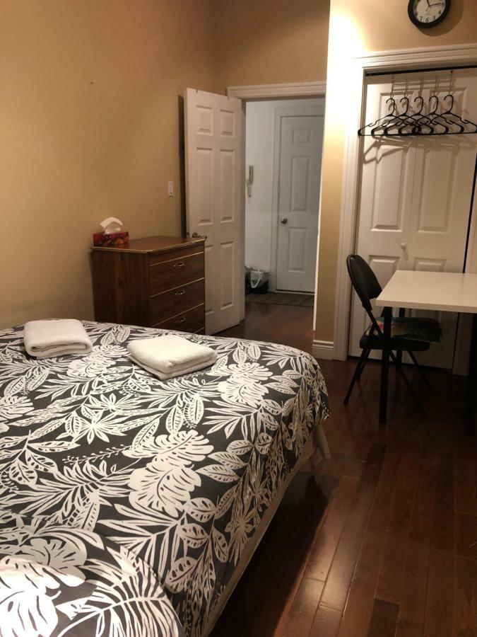 Guest House On The Carlton Street. Toronto Ngoại thất bức ảnh